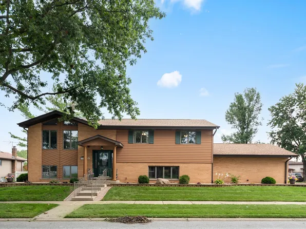 951 Dune Sand Ct, Dyer, IN 46311