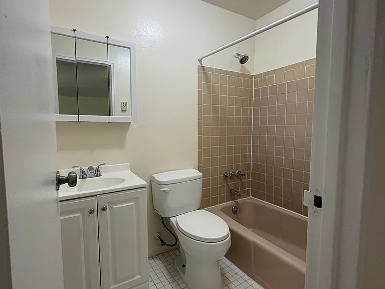 Fieldstone Dr — Photo 7