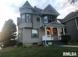 1304 Gaines St, Davenport, IA
