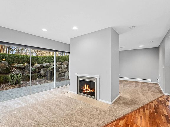 3rd image of 301 S Chestnut St APT 1