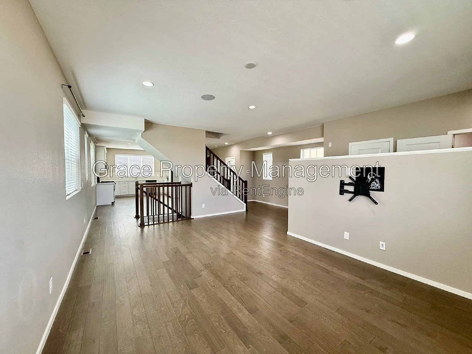 3 bed, 3.5 bath, 2000 sqft, $2,795 — Photo 4