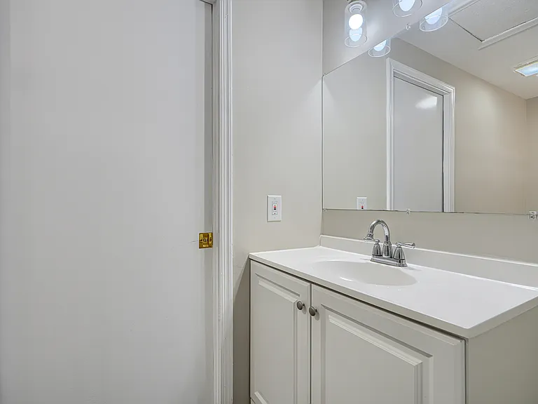 209 Bridge Dr — Photo 37