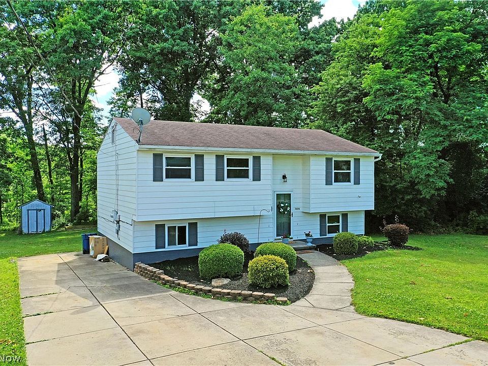 1st image of 3678 Oakview Dr