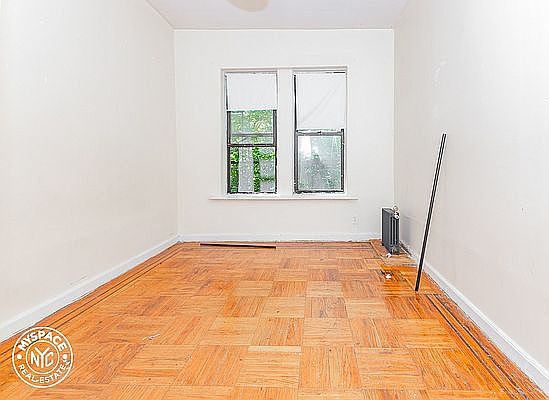 3rd image of 601 Park Pl #17