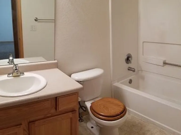 1221 University Ave #D303 — Photo 9