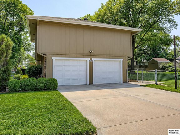 5th image of 5054 S 161st Cir
