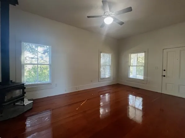 1387 Barlow Ln — Photo 3