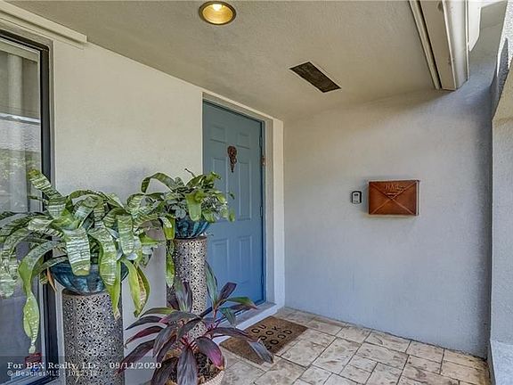 Home For Sale In Hollywood Hills