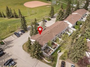 165 NW Woodmont Ter SW, Calgary, AB T2W4Z4