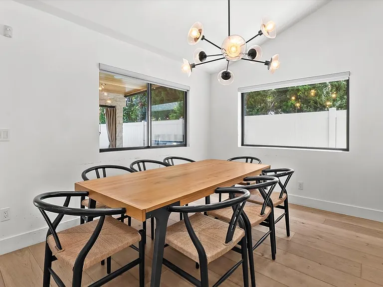 5748 Vesper Ave #1 — Photo 10