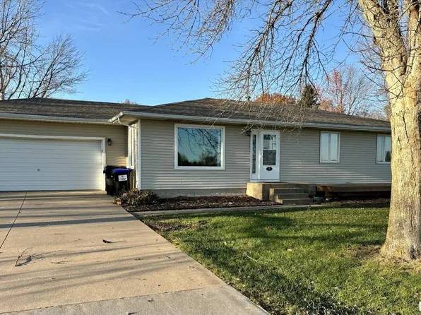 5 Prairie Meadows Dr, Long Grove, IA 52756