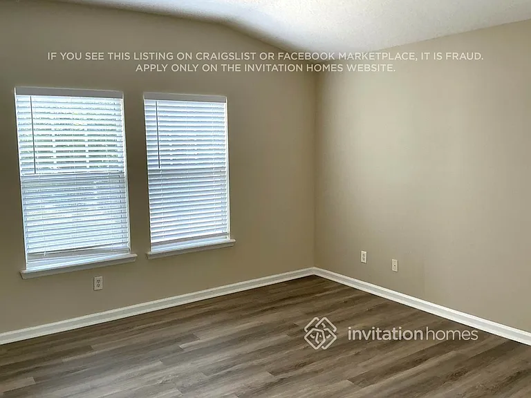 5698 Alamosa Cir — Photo 13