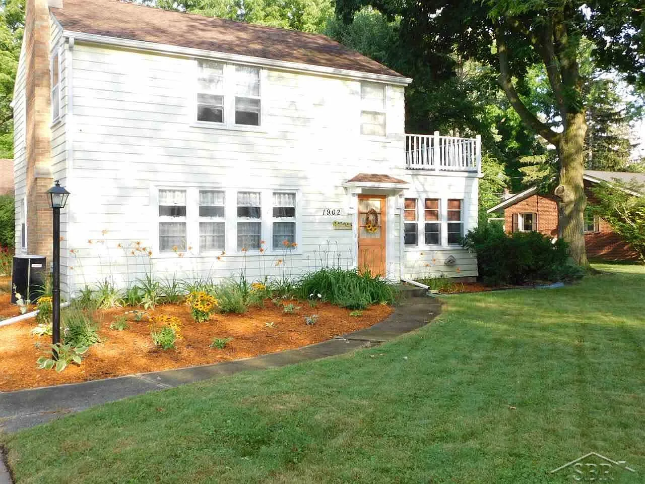 1902 Avalon Ave photo 1