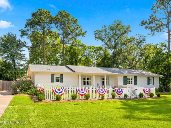 208 Saint Augustine Dr, Madison, MS 39110