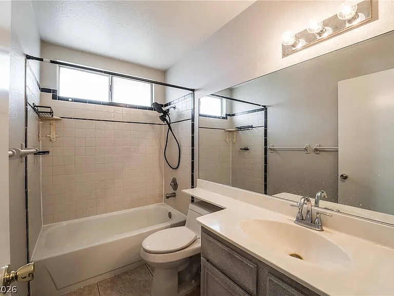 8705 Isola Dr — Photo 20
