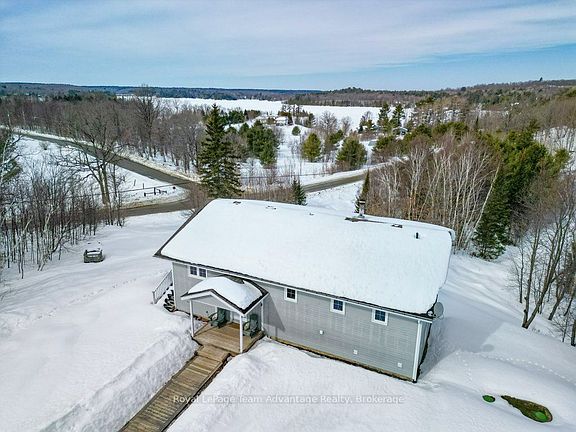 4th image of 520 Star Lake Rd