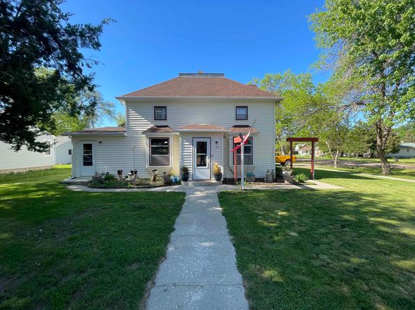 122 E 10th St, Gregory, SD 57533