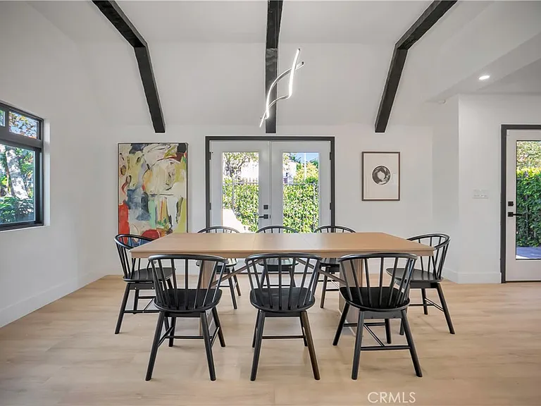 1145 S Longwood Ave — Photo 36