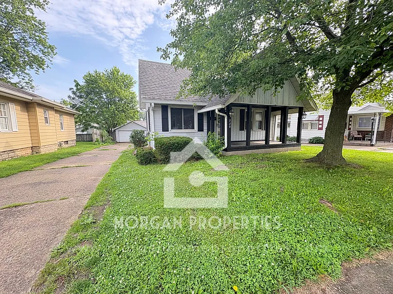 220 W 38th St — Photo 1