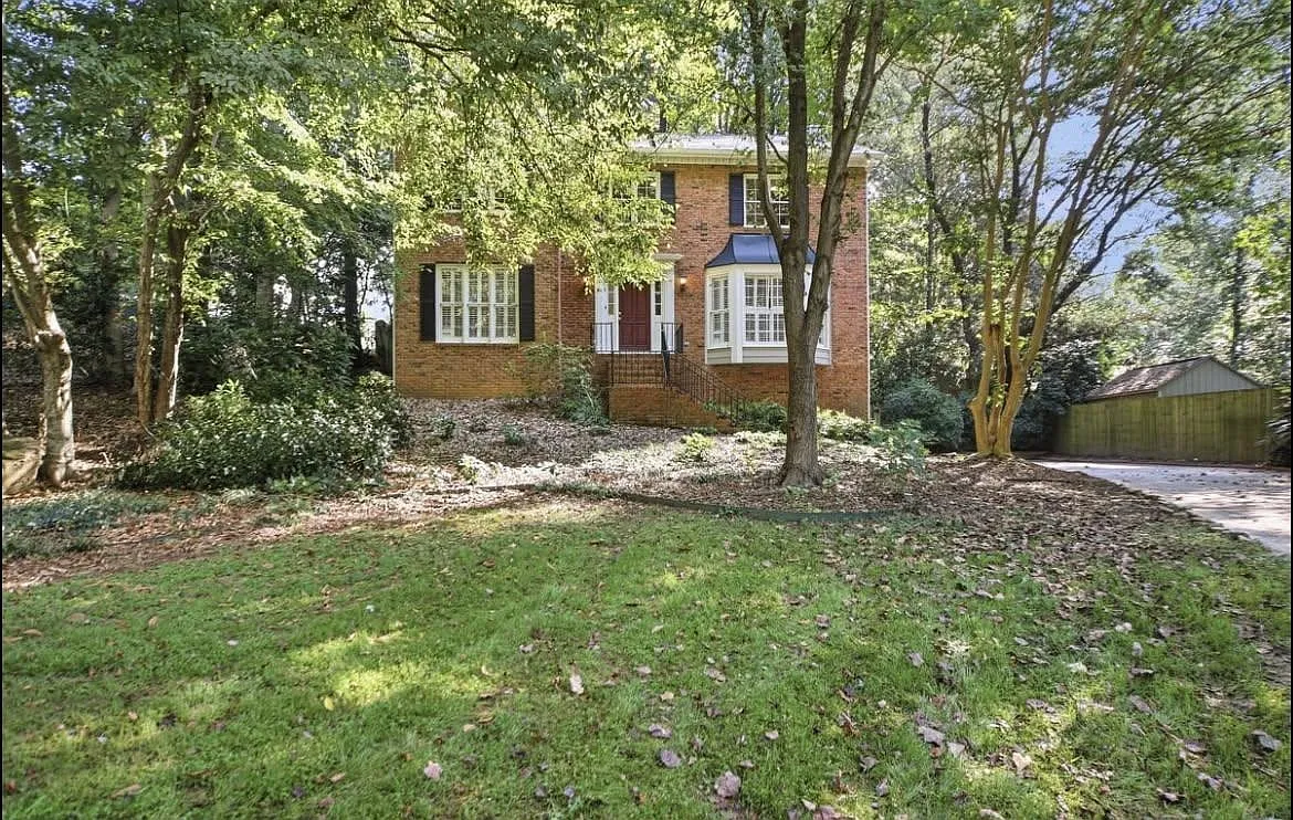 4 bed, 3.5 bath, 2660 sqft, $2,100 — Photo 1
