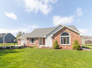 864 N Buck Creek Rd, Greenfield, IN 46140