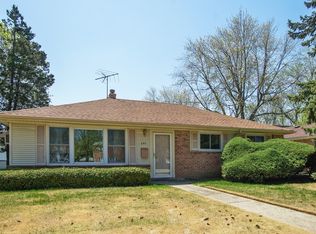 659 E Thacker St, Des Plaines, IL 60016