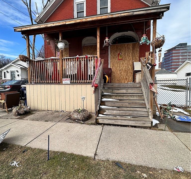 1st image of 152 Mulberry St