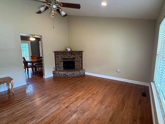 3rd image of 2302 West Rd