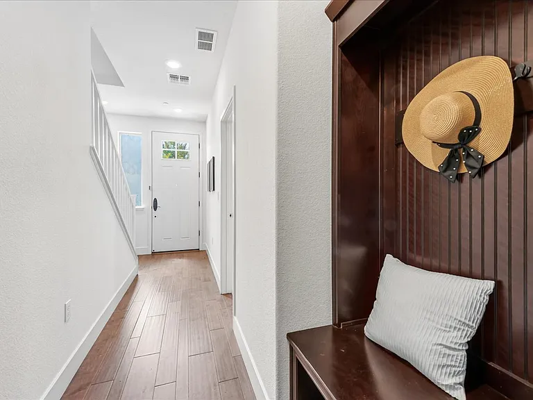 3910 Scottfield St — Photo 48