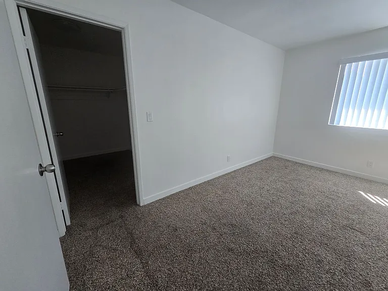 2650 E Park Ln — Photo 11
