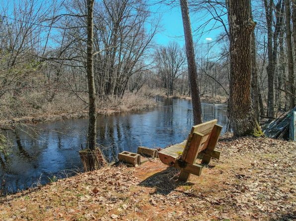 4911 S Paradise Rd, Falmouth, MI 49632