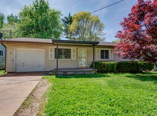 1022 E McCanse St, Springfield, MO 65803