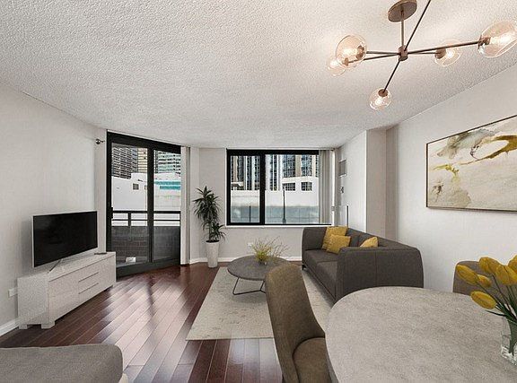 2nd image of 480 N McClurg Ct APT 1018