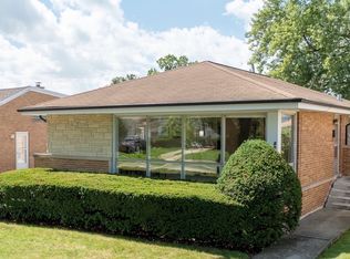 8748 N Olcott Ave, Niles, IL 60714