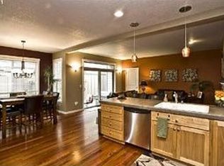 8976 SW Taylors Ferry Rd, Portland, OR 97223