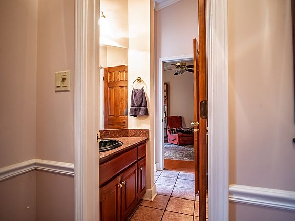 5th image of 313 N Main St