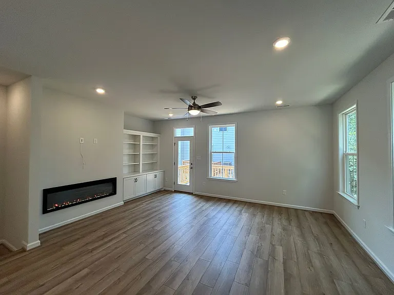 101 Avenda Ln — Photo 16
