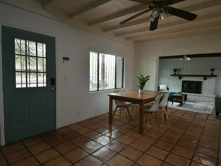 2842 E Blacklidge Dr — Photo 7