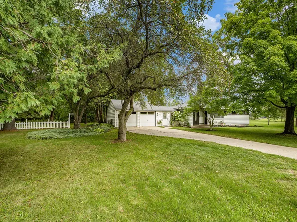 409 E Broadway Ave, Scottville, MI 49454