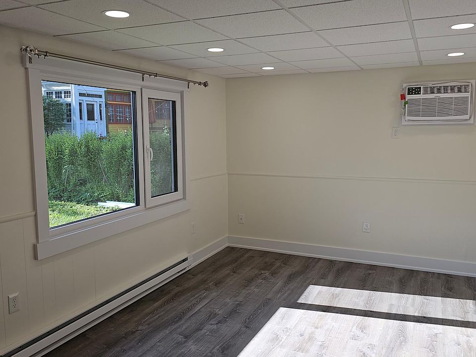 17 Congress St Greenfield MA Zillow