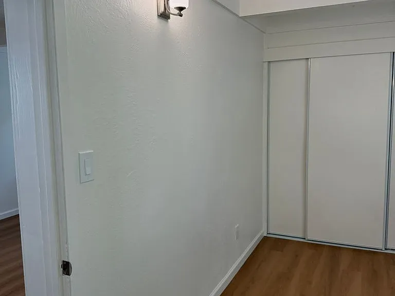 1228 Delaware St #B — Photo 8