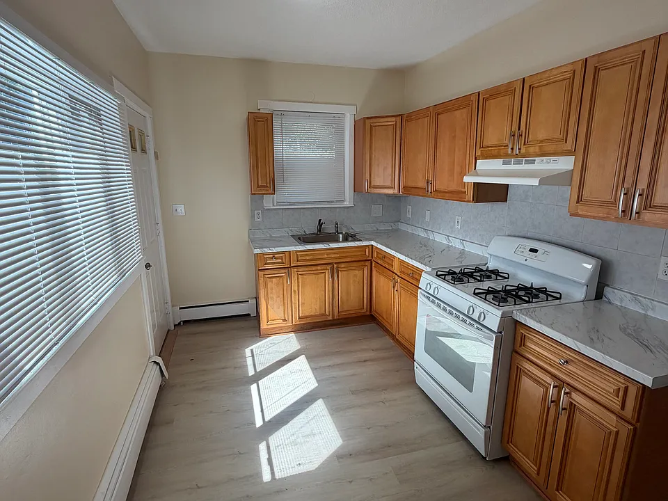 38 Belmont Ave #2A