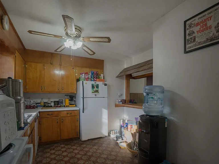 10 Edward Hts — Photo 2