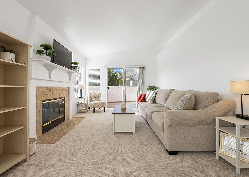 1st image of 407 Chula Vista St #35