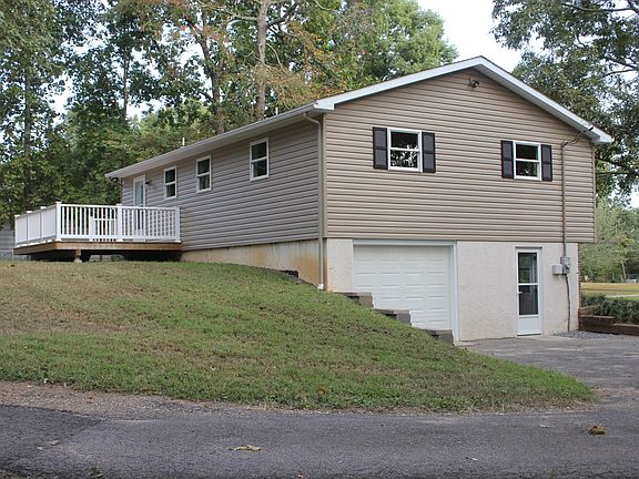 3rd image of 260 Heritage Hills Cir NE