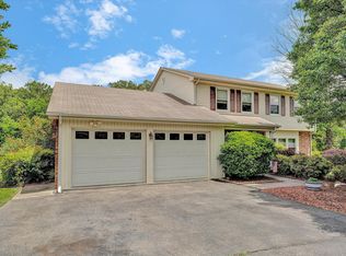 1182 Knollwood Dr, Troutville, VA 24175