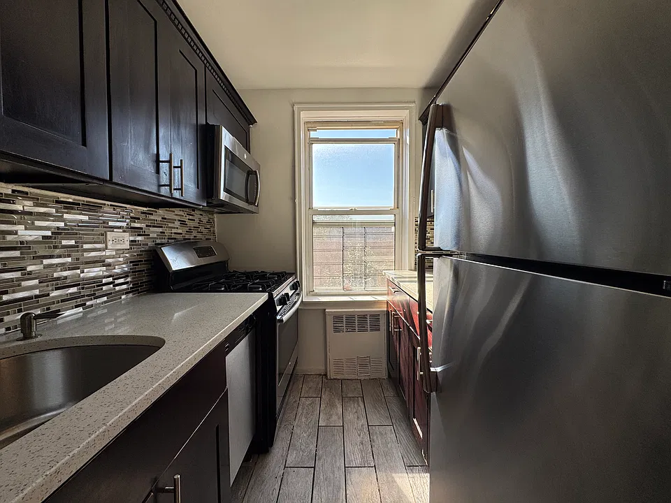 36-25 Parsons Blvd #4E
