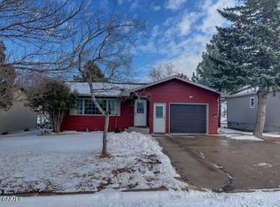 304 6th St NE, Watford City, ND 58854