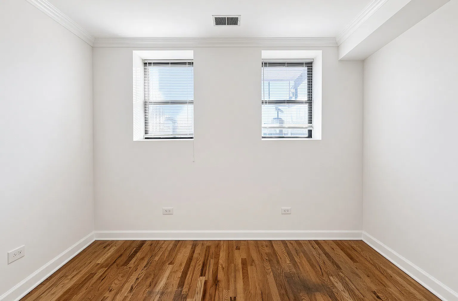 3 bed, 1250 sqft, $3,050 — Photo 3