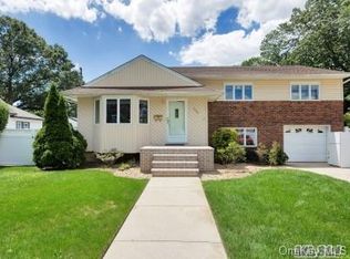 1754 Remson Ave, Merrick, NY 11566